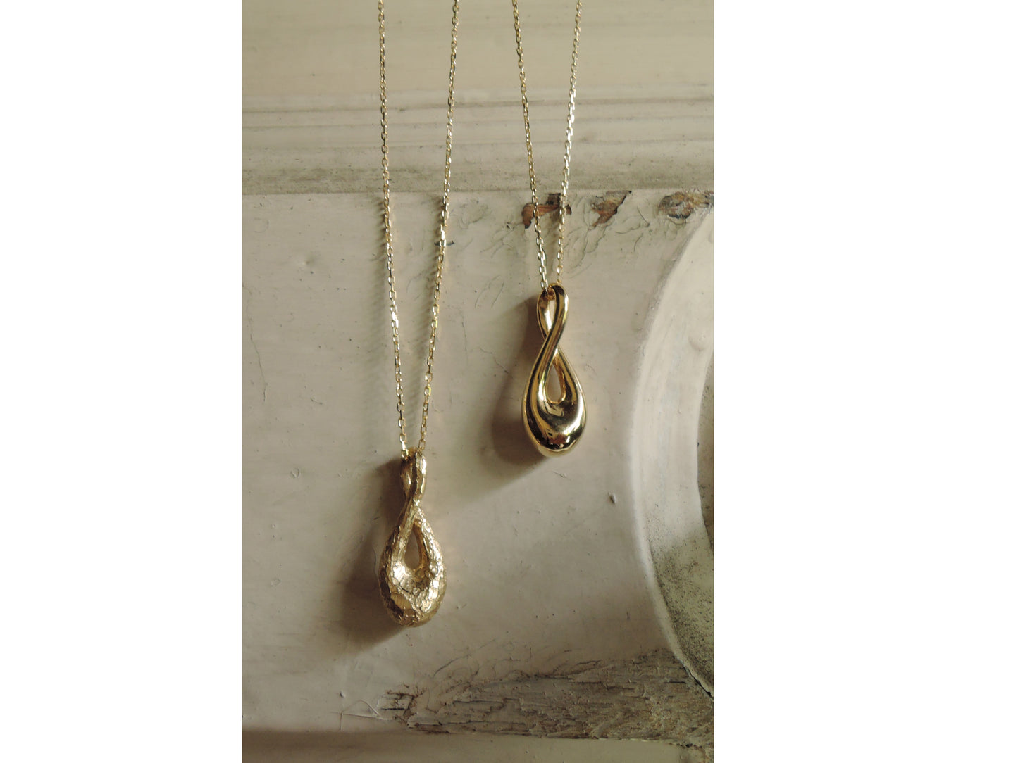 Mebius 完全防水の遺骨ペンダント Tokisora memorial jewerly 18金イエローゴールド・18金ピンクゴールド・プラチナ950からお選びいただけます。